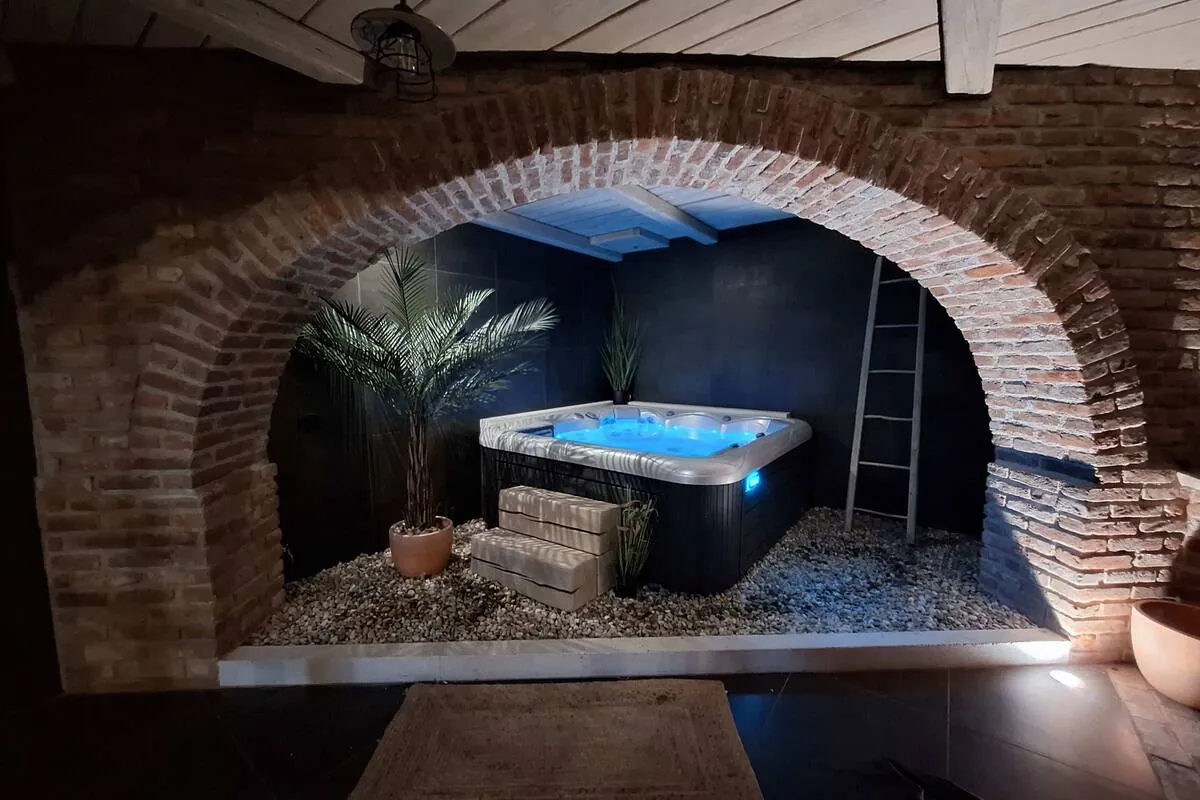Jacuzzi