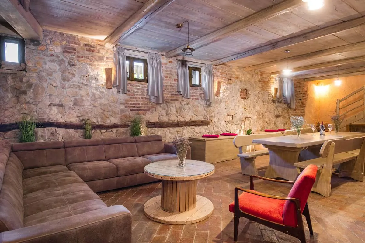 Taverna 3